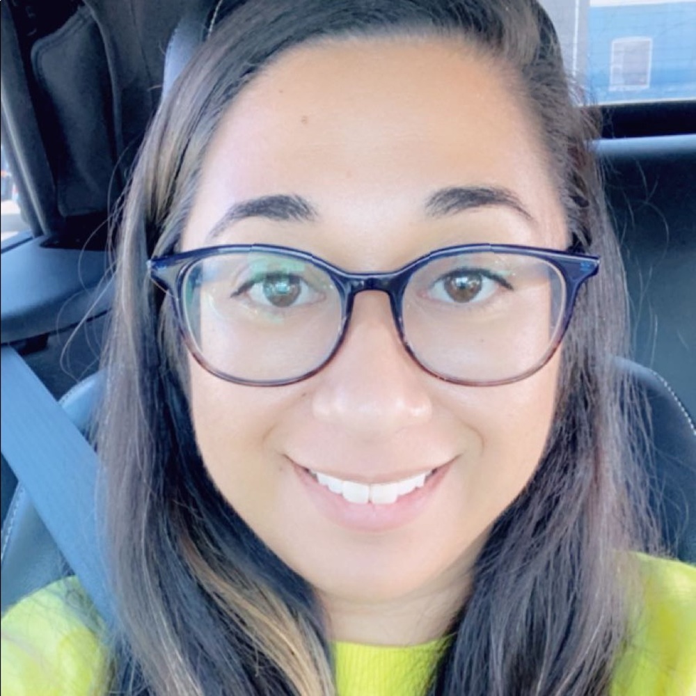 Meet your Posher, Larissa